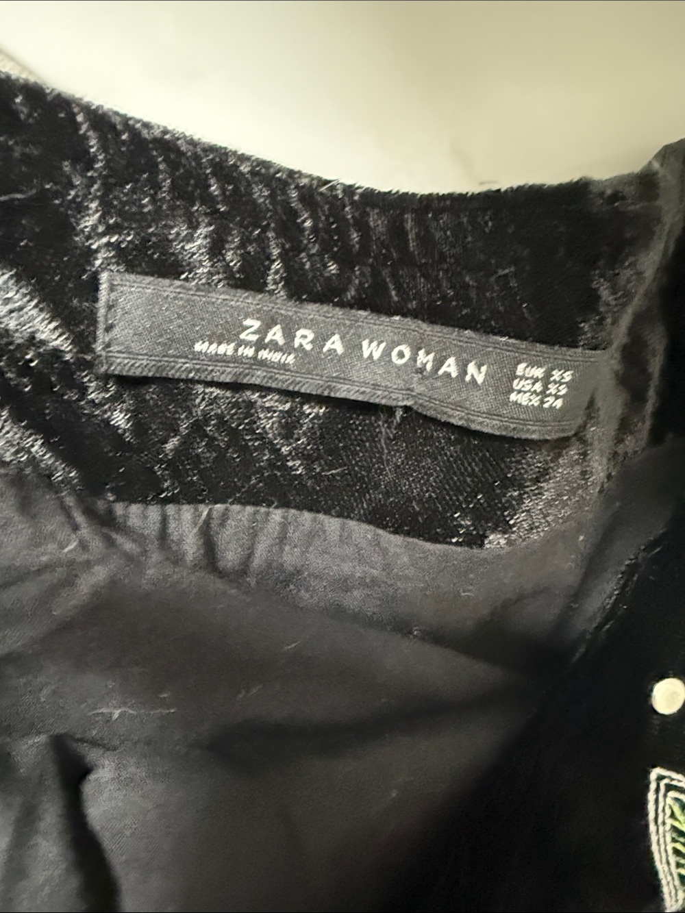 Embroidered Black Mini Skirt Zara size XS - Picture 4 of 5